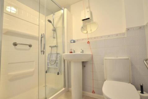 Bathroom.JPG
