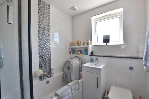 Family Bathroom.JPG
