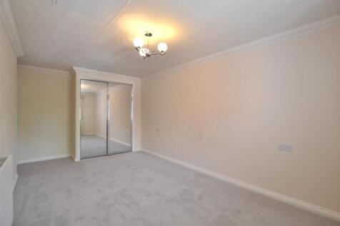 Bedroom One 1.JPG