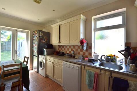 Kitchen 2.JPG