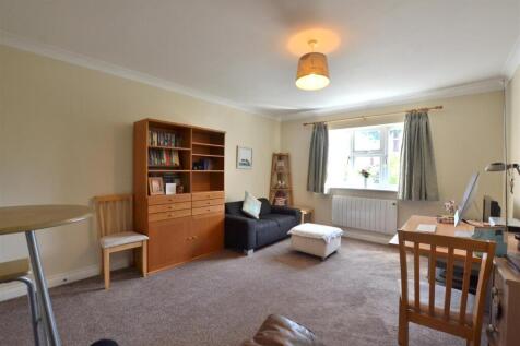 Living Room 3.JPG