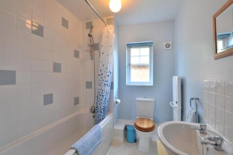 Family Bathroom.JPG