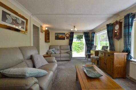 Living room 3 .JPG