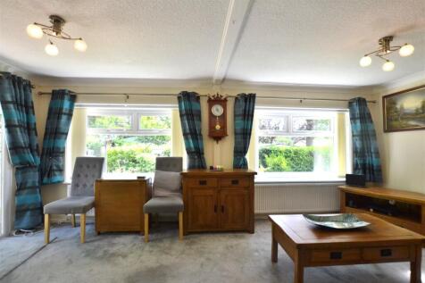 Living room 2 .JPG