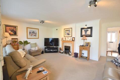 Living Room 1.JPG