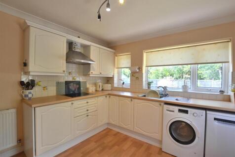 Kitchen 1.JPG