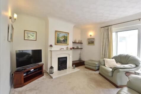 Living Room 2.JPG