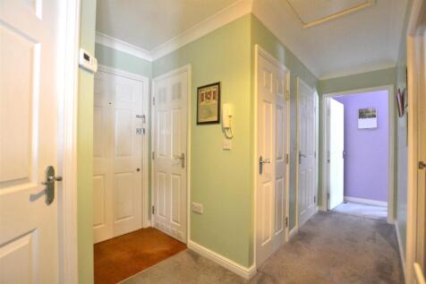 Hallway.JPG