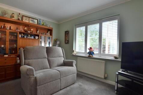 Livingroom 3 .JPG