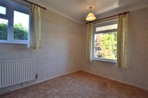 Bedroom 2 .JPG