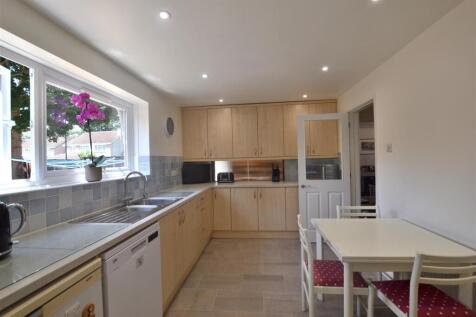 Kitchen 1.JPG