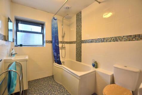 Family Bathroom.JPG