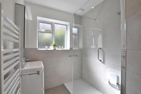 Shower Room.JPG