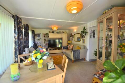 Living Room 2.JPG