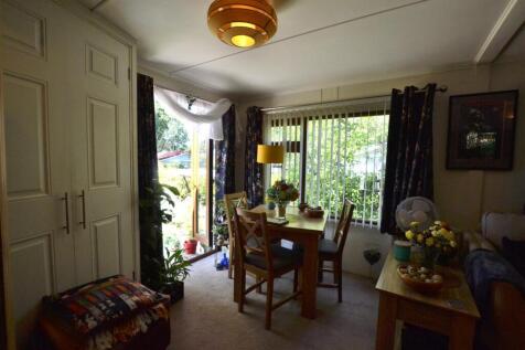 Living Room 1.JPG