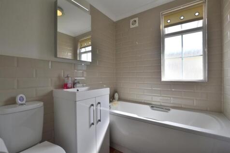Family Bathroom.JPG