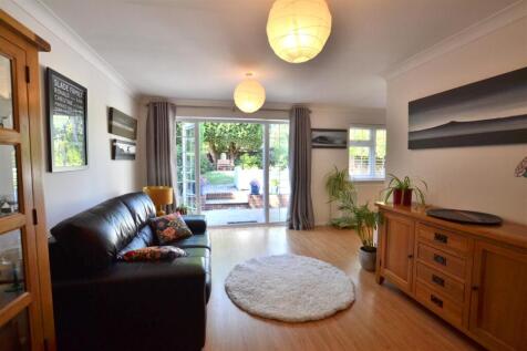 Family Room 1.JPG