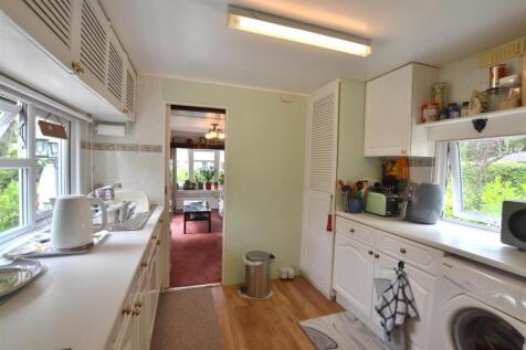 Kitchen 1.JPG