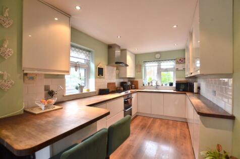Kitchen.JPG