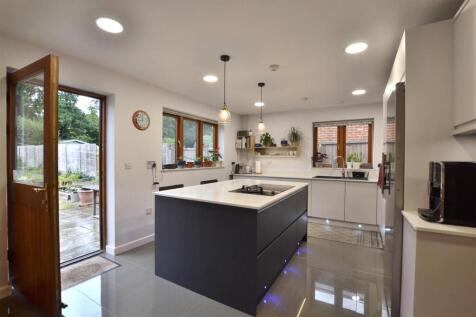 Kitchen.JPG