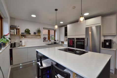 Kitchen 1.JPG