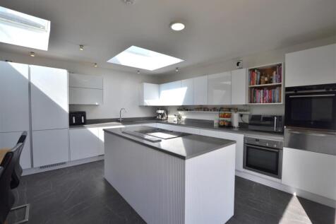 Kitchen 1.JPG
