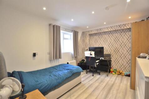 Bedroom.JPG