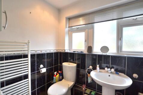 Family Bathroom.JPG