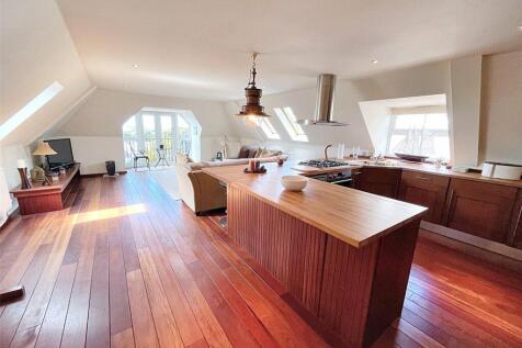 Kitchen/Lounge