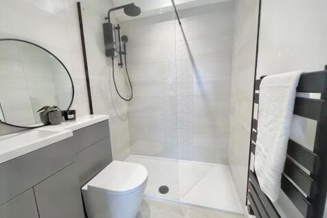 Shower Room No 11