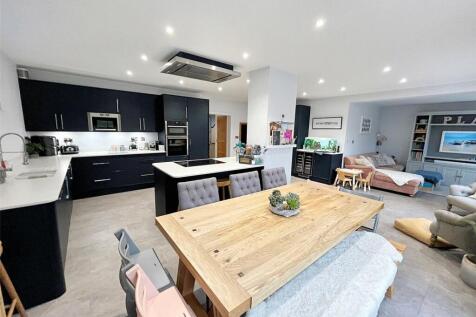 Diner/Kitchen