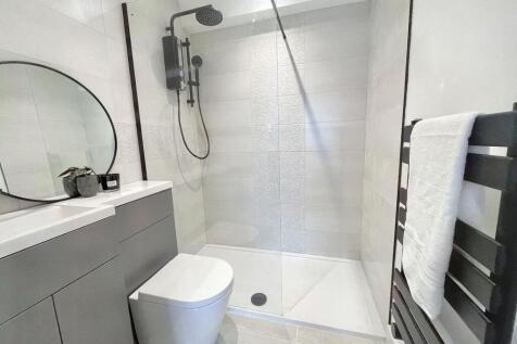 Shower Room No 11