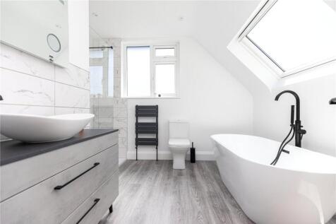 En-Suite Bathroom