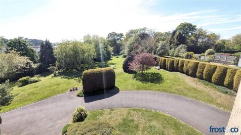 Lilliput Court