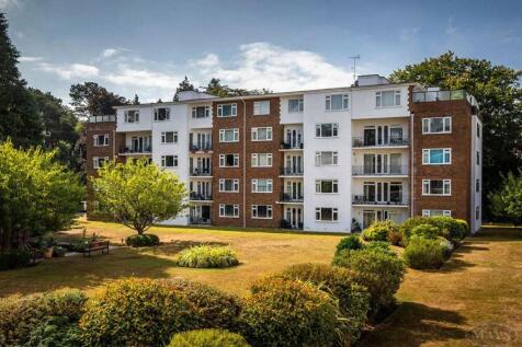 Avenue Court