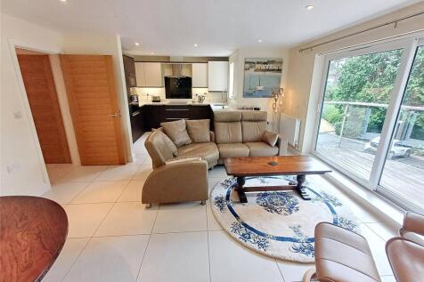 Living Room/Kitchen