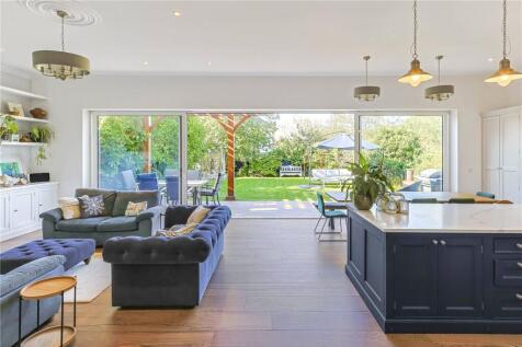 Reception/Kitchen