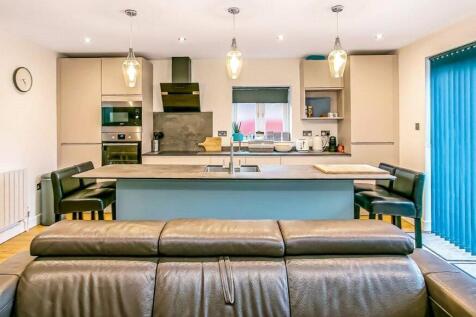 Kitchen Lounge