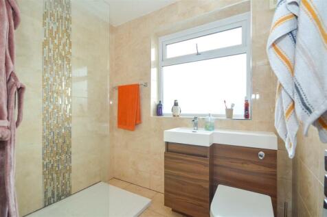 SHOWER ROOM/W.C.