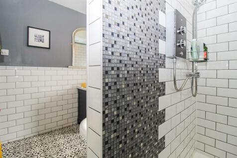 BATHROOM/W.C.