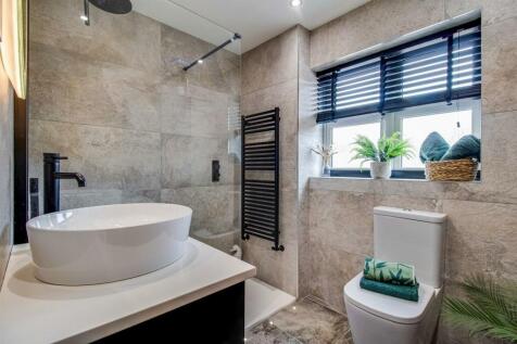 HOUSE SHOWER ROOM/W.C.
