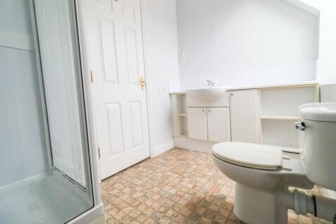 SHOWER ROOM/W.C.