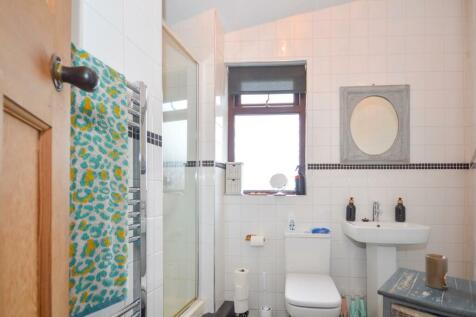 SHOWER ROOM/W.C.