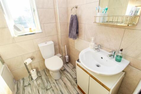 BATHROOM/W.C.