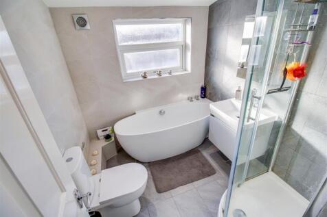 BATHROOM/W.C.
