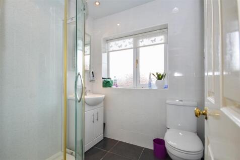 SHOWER ROOM/W.C.