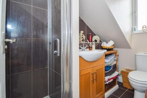 EN SUITE SHOWER ROOM/W.C.