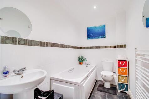BATHROOM/W.C.