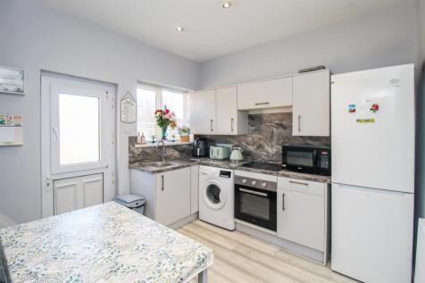 KITCHEN/ BREAKFAST ROOM