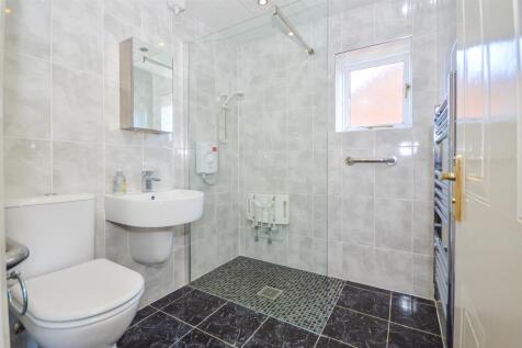 SHOWER ROOM/W.C.